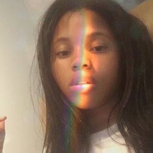 Meet your Posher, Ava